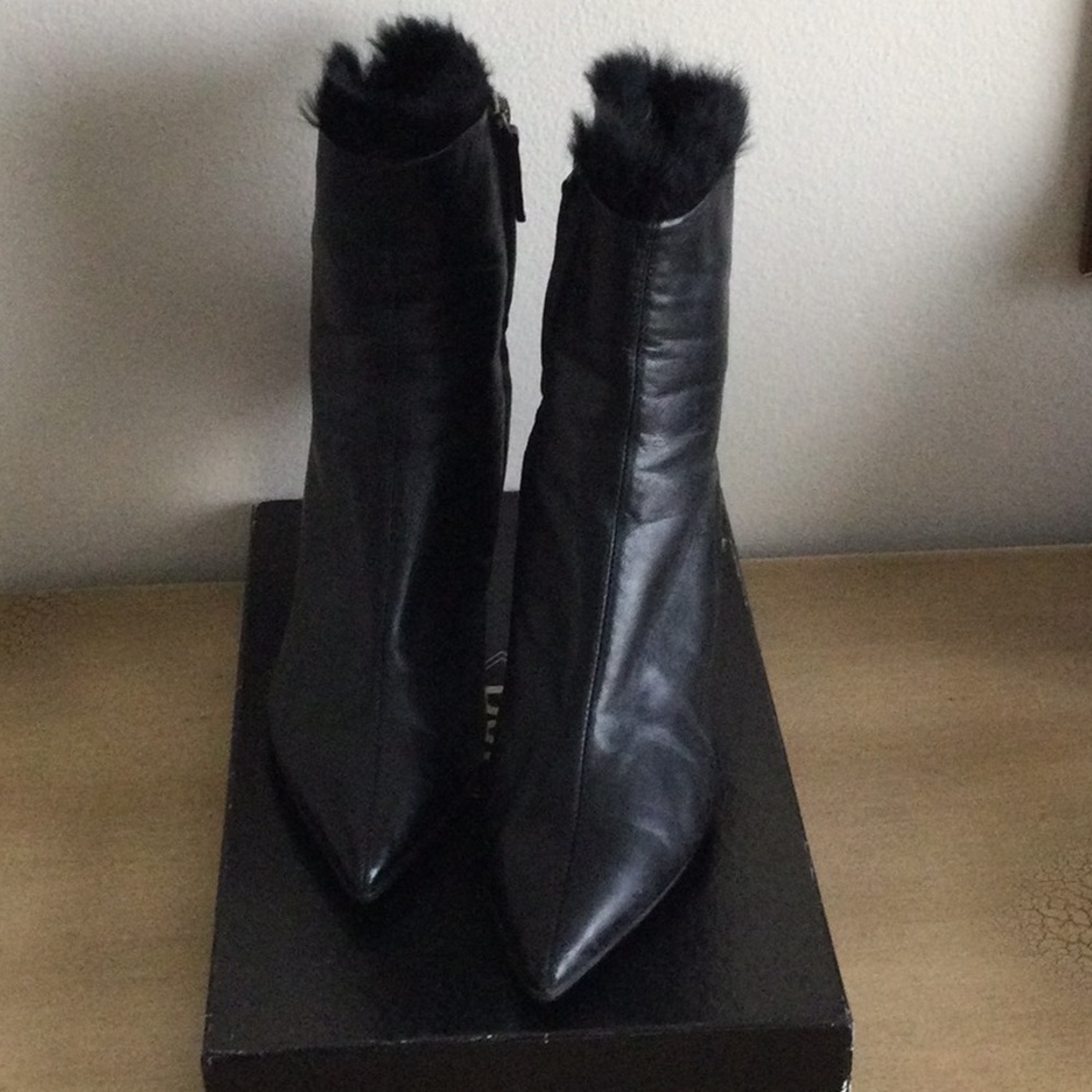 Vicini black leather ankle boots